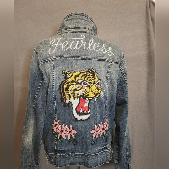 Torrid Premium Denim Jacket embroidered Fearless floral - Picture 5 of 15